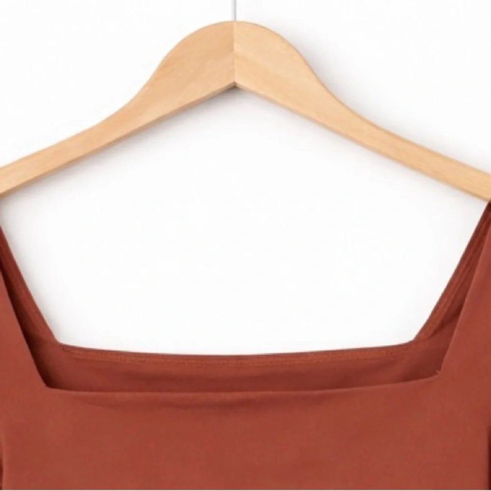 Babaton Contour Headway Bodysuit Rust Brown Square Neck Long Sleeve Small NWT - Picture 4 of 8